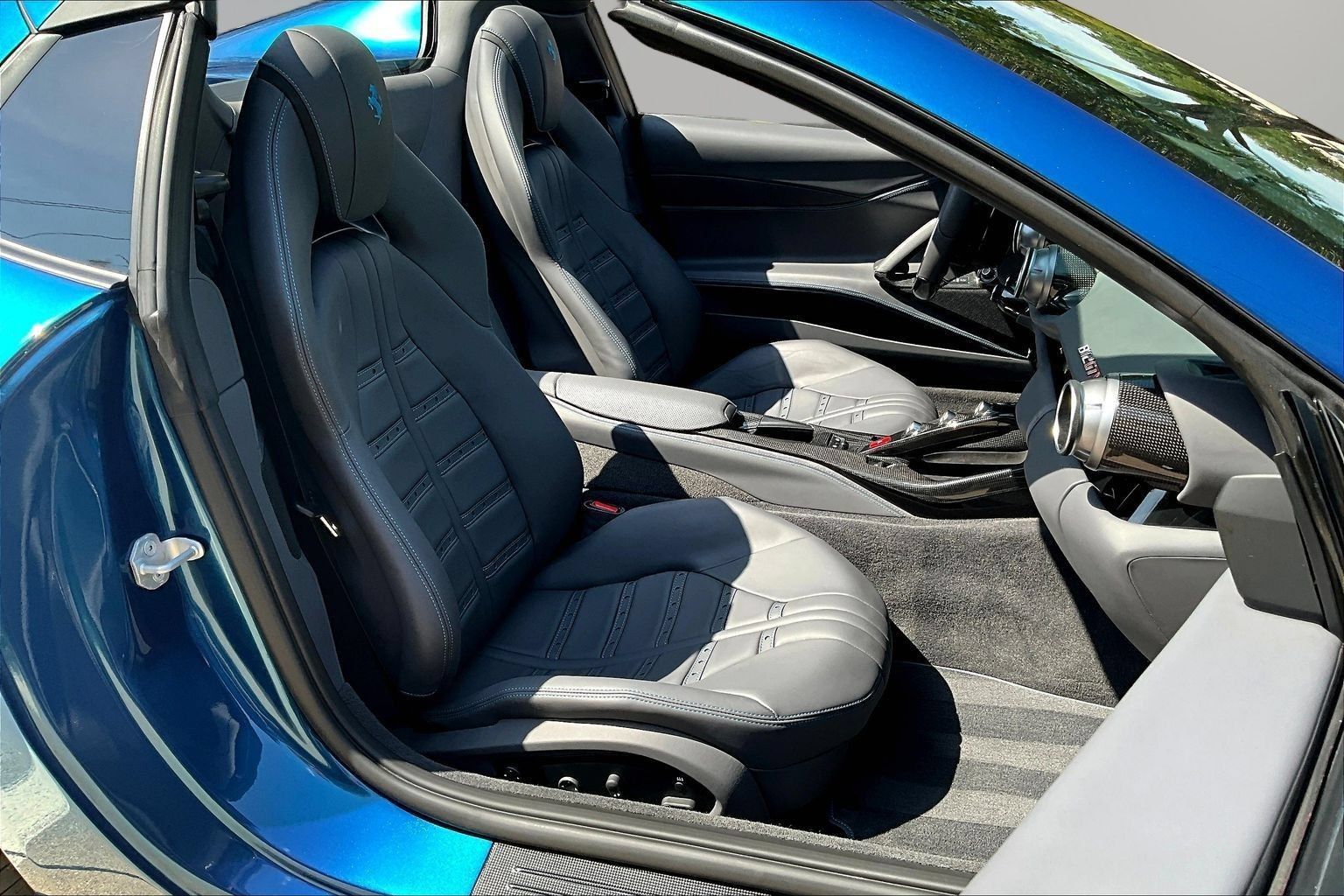 Used 2023 Ferrari 812 GTS RWD image 23