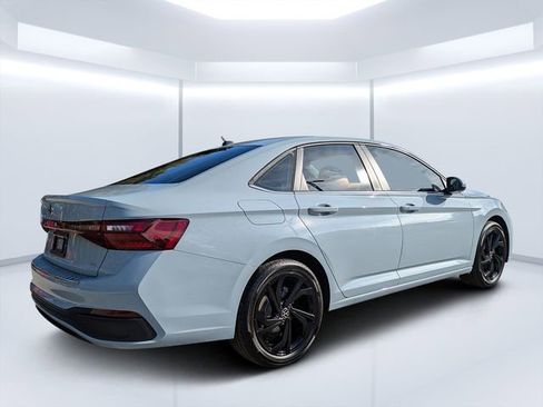 New 2026 Volkswagen Jetta SE image 3