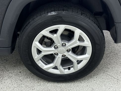 Used 2024 Jeep Compass Sport image 37