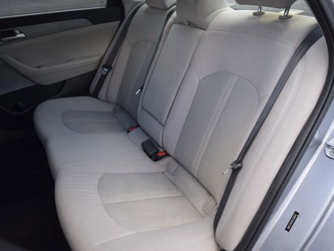 Used 2016 Hyundai Sonata SE w/ Cargo Package FWD image 6