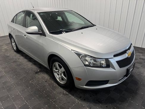 Used 2013 Chevrolet Cruze LT image 2