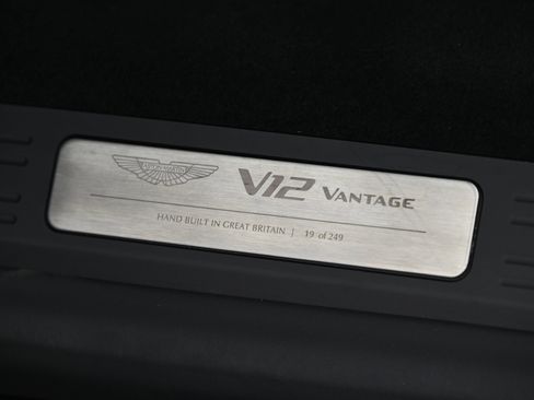 Used 2023 Aston Martin V12 Vantage Roadster image 28