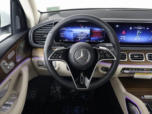 New 2026 Mercedes-Benz GLS 450 4MATIC image 3