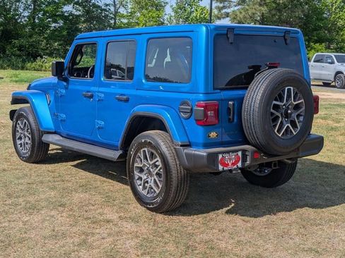 New 2026 Jeep Wrangler Unlimited Sahara AWD/4WD image 5