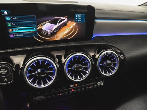 Used 2025 Mercedes-Benz CLA 250 4MATIC image 24