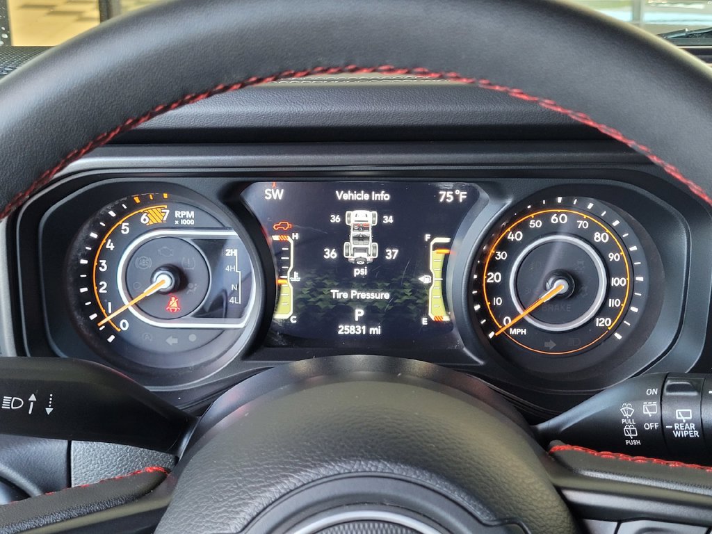 Used 2024 Jeep Wrangler Unlimited Rubicon AWD/4WD image 14