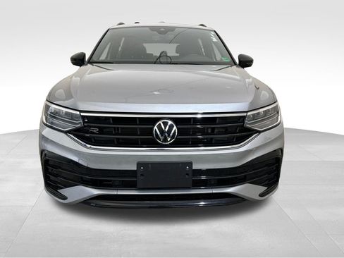 Used 2023 Volkswagen Tiguan SE R-Line image 8
