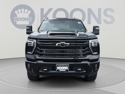 Used 2025 Chevrolet Silverado 2500 High Country w/ High Country Premium Package AWD/4WD image 11
