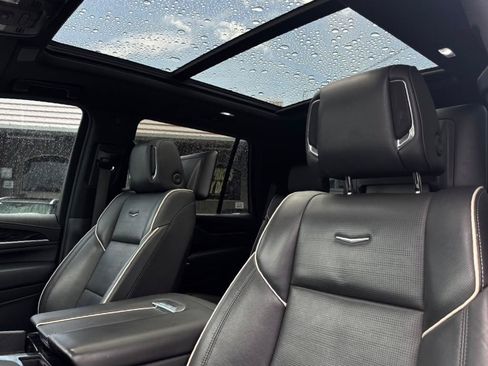 Used 2021 Cadillac Escalade Sport w/ Driver Assist Tech Package AWD/4WD image 9