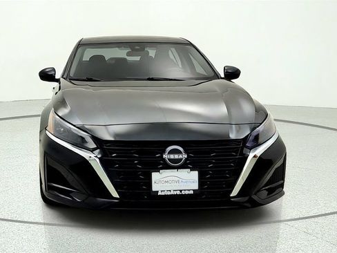 Used 2023 Nissan Altima 2.5 S FWD image 2