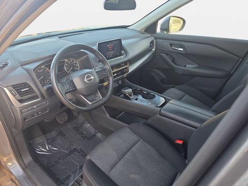 Used 2025 Nissan Rogue SV FWD image 16