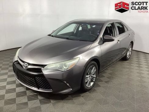 Used 2015 Toyota Camry SE FWD image 3