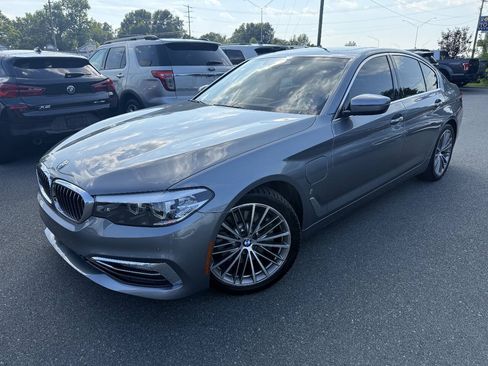 Used 2018 BMW 530e RWD image 1