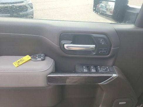 Used 2022 Chevrolet Silverado 2500 LTZ image 17