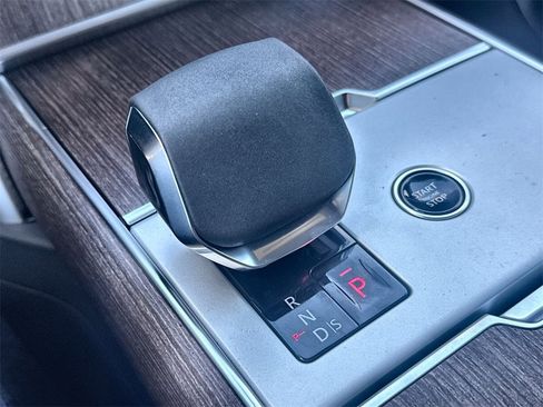 New 2026 Land Rover Range Rover SE image 27