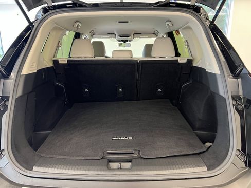 Used 2023 Nissan Rogue SV image 33
