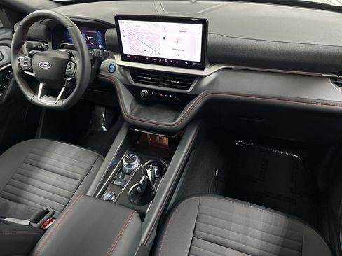 Used 2025 Ford Explorer ST-Line image 12