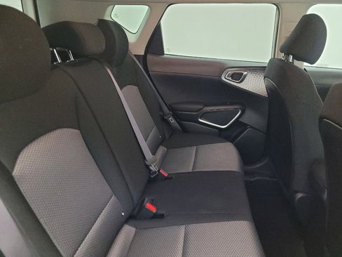 Used 2025 Kia Soul LX image 19