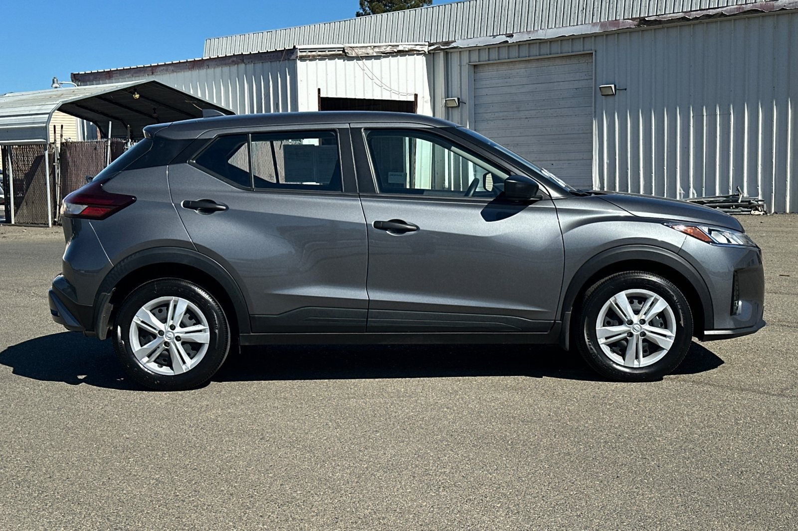 Used 2025 Nissan Kicks Play S FWD image 3