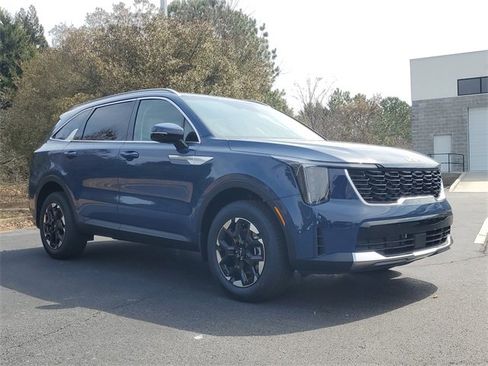 New 2025 Kia Sorento S image 3