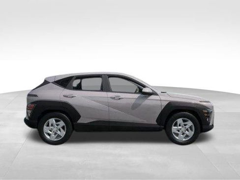 Used 2025 Hyundai Kona SE FWD image 15