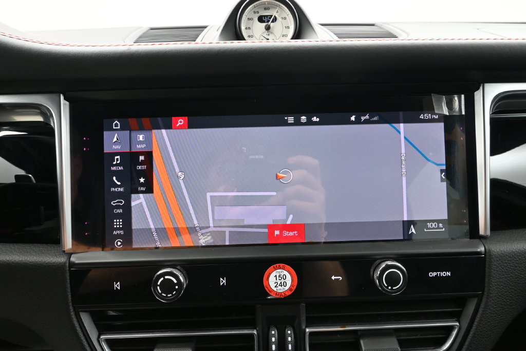 Certified 2024 Porsche Macan Turbo AWD/4WD image 34
