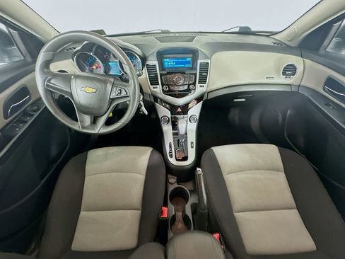 Used 2014 Chevrolet Cruze LS image 10