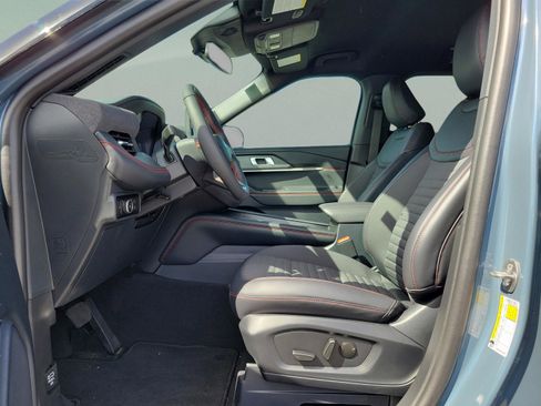 New 2026 Ford Explorer ST-Line w/ ST-Line Street Pack RWD image 20