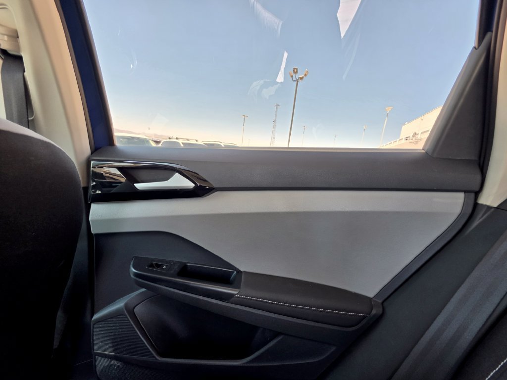 Certified 2024 Volkswagen Taos S w/ MDO Package FWD image 20