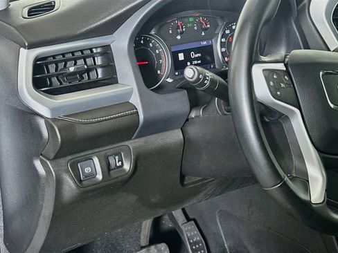 Used 2023 GMC Acadia SLT FWD image 17