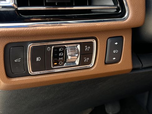 Certified 2024 Lincoln Navigator Reserve AWD/4WD image 16