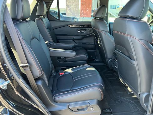 Certified 2024 Honda Pilot TrailSport image 33