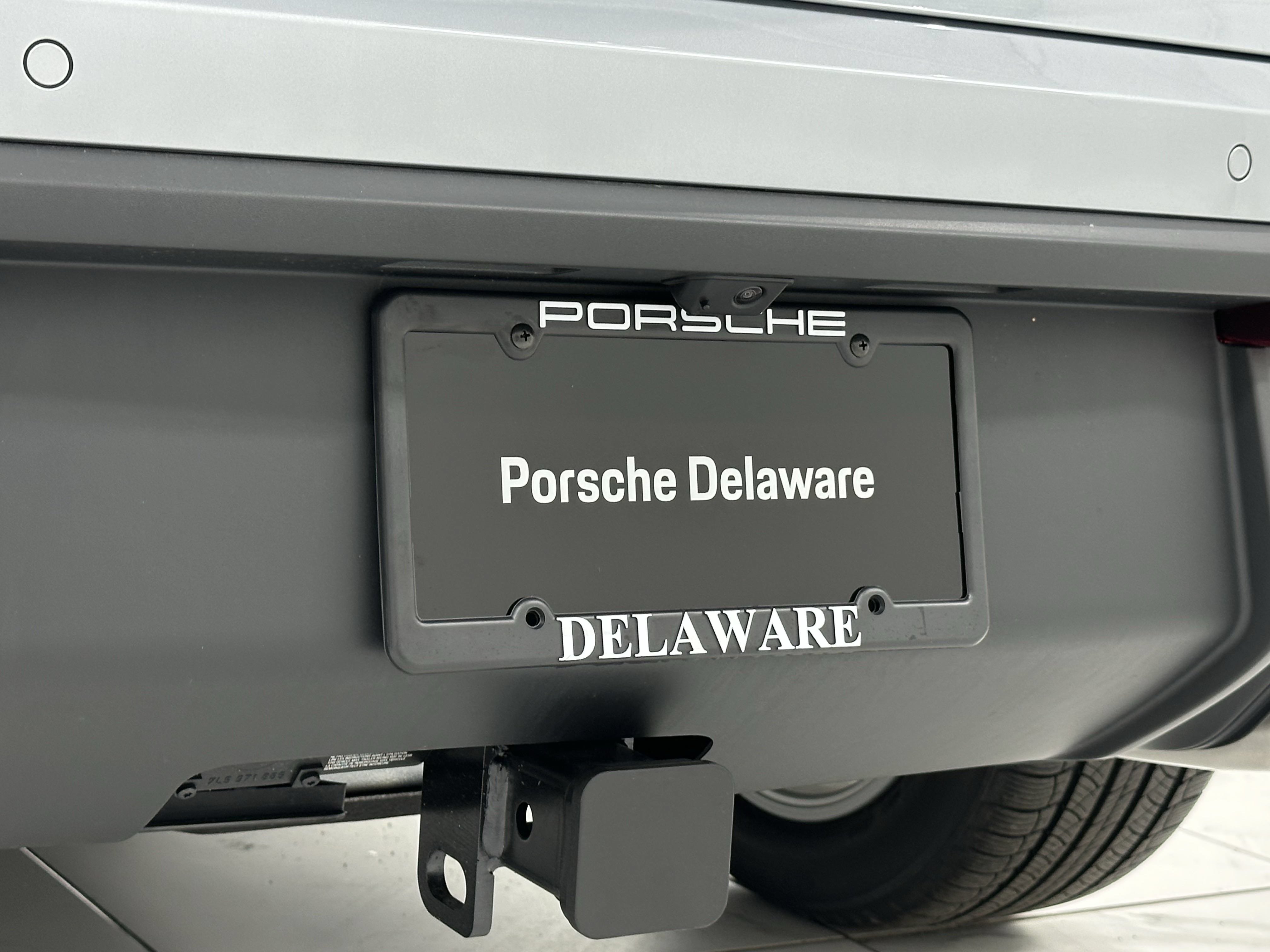 Used 2025 Porsche Macan AWD/4WD image 60