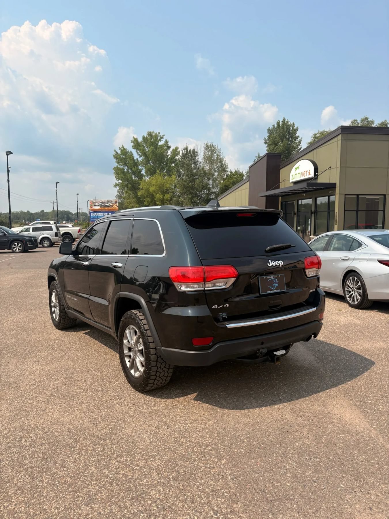 Used 2015 Jeep Grand Cherokee Limited AWD/4WD image 7