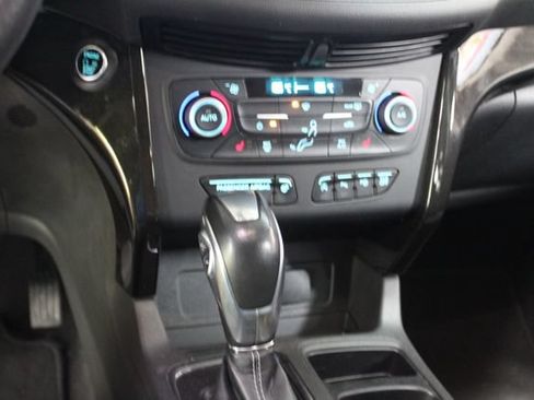 Used 2019 Ford Escape Titanium AWD/4WD image 20