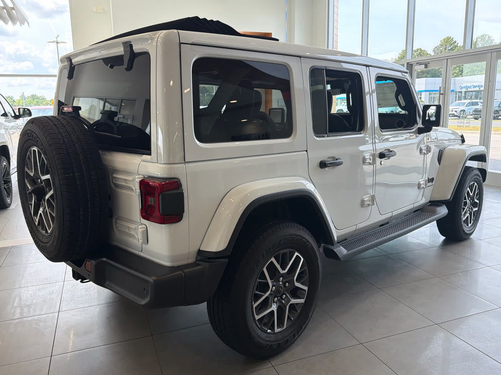 New 2026 Jeep Wrangler Unlimited Sahara AWD/4WD image 3