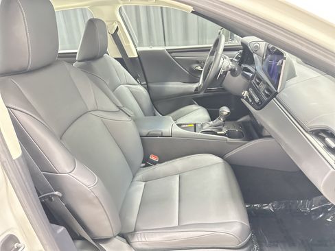 Certified 2025 Lexus ES 350 w/ Premium Package FWD image 33