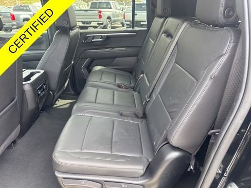 Used 2025 Chevrolet Suburban Z71 AWD/4WD image 19