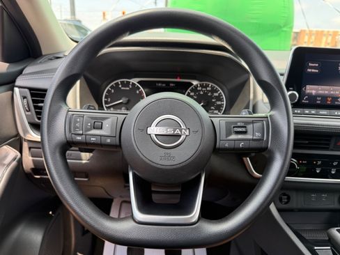Used 2024 Nissan Rogue S AWD/4WD image 18