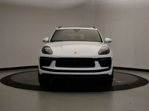 Certified 2026 Porsche Macan AWD/4WD image 10