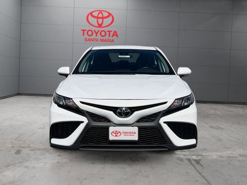 Used 2024 Toyota Camry SE image 3