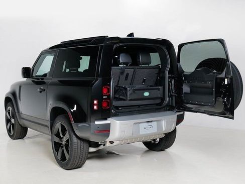 Used 2024 Land Rover Defender 90 S image 20