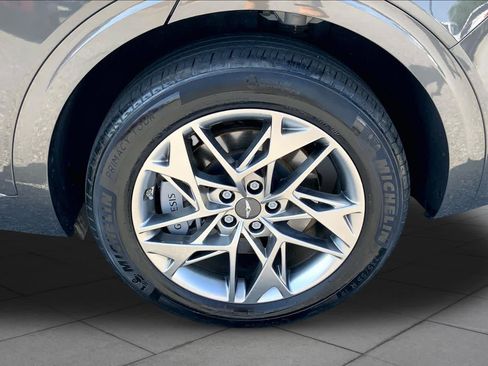 Used 2025 Genesis GV70 2.5T AWD/4WD image 10