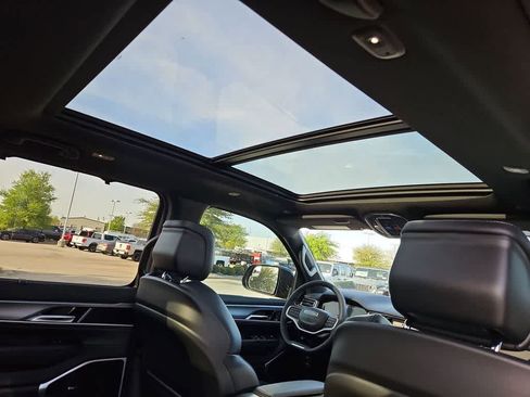 New 2026 Jeep Grand Wagoneer Limited AWD/4WD image 23