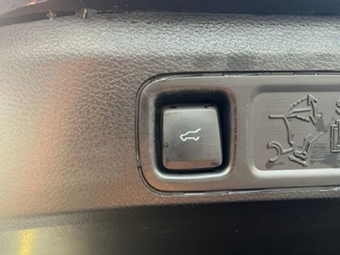 Used 2021 Ford Expedition Limited image 18