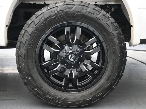 Used 2016 Ford F150 Lariat w/ Equipment Group 502A Luxury AWD/4WD image 23