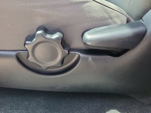 Used 2018 Toyota Tacoma SR5 RWD image 15