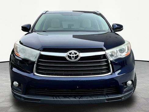 Used 2014 Toyota Highlander XLE AWD/4WD image 2