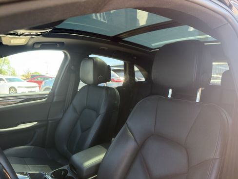 Used 2024 Porsche Macan AWD/4WD image 9