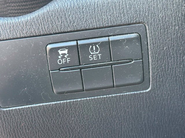 Used 2019 Toyota Yaris LE FWD image 18